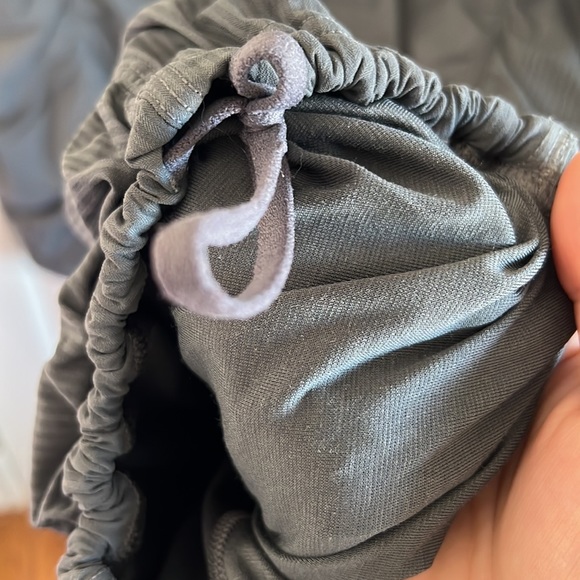SOLD Lululemon lined dance studio pants grey size 6 - Picture 5 of 8
